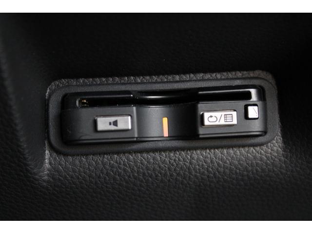 ステップワゴン ｅ：ＨＥＶスパーダ　純正ナビ　リヤ席モニター　マルチビュー　フルセグ　両側電動スライドドア　ＥＴＣ　シートヒーター　ブラインドスポットモニター　パワーテールゲート　Ｂｌｕｅｔｏｏｔｈ　スマートキー　１オーナー　ＥＳＣ（8枚目）