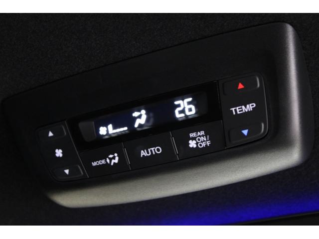 ステップワゴン ｅ：ＨＥＶスパーダ　純正ナビ　リヤ席モニター　マルチビュー　フルセグ　両側電動スライドドア　ＥＴＣ　シートヒーター　ブラインドスポットモニター　パワーテールゲート　Ｂｌｕｅｔｏｏｔｈ　スマートキー　１オーナー　ＥＳＣ（14枚目）