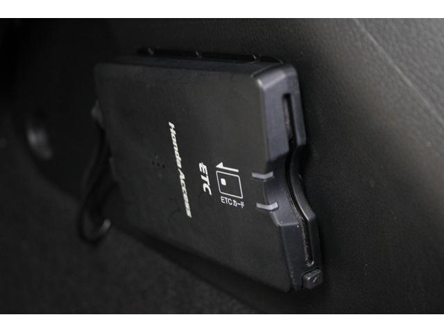 フィットハイブリッド Ｌパッケージ　雹損害有　純正ナビ　フルセグ　バックカメラ　クルコン　ワンオーナー　Ｂｌｕｅｔｏｏｔｈ　オートリトラミラー　１オーナ　ナビ＆ＴＶ　ＤＶＤ再生　ＬＥＤ　ＥＣＯＮ　オートクルーズコントロール　ＥＴＣ（6枚目）