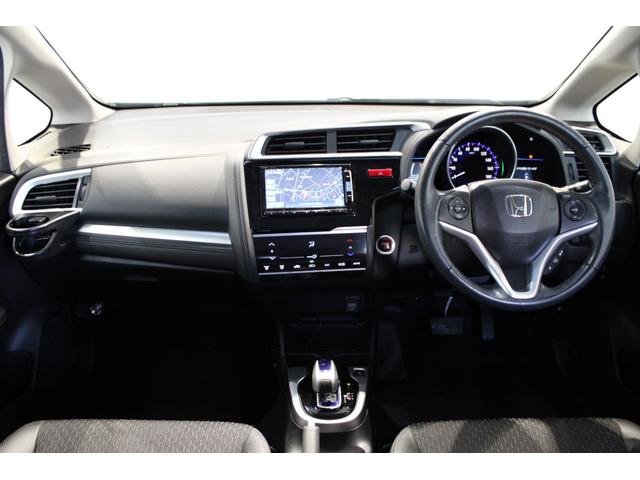 フィットハイブリッド Ｌパッケージ　雹損害有　純正ナビ　フルセグ　バックカメラ　クルコン　ワンオーナー　Ｂｌｕｅｔｏｏｔｈ　オートリトラミラー　１オーナ　ナビ＆ＴＶ　ＤＶＤ再生　ＬＥＤ　ＥＣＯＮ　オートクルーズコントロール　ＥＴＣ（9枚目）