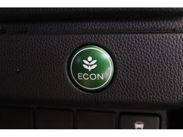 フィットハイブリッド Ｌパッケージ　雹損害有　純正ナビ　フルセグ　バックカメラ　クルコン　ワンオーナー　Ｂｌｕｅｔｏｏｔｈ　オートリトラミラー　１オーナ　ナビ＆ＴＶ　ＤＶＤ再生　ＬＥＤ　ＥＣＯＮ　オートクルーズコントロール　ＥＴＣ（12枚目）