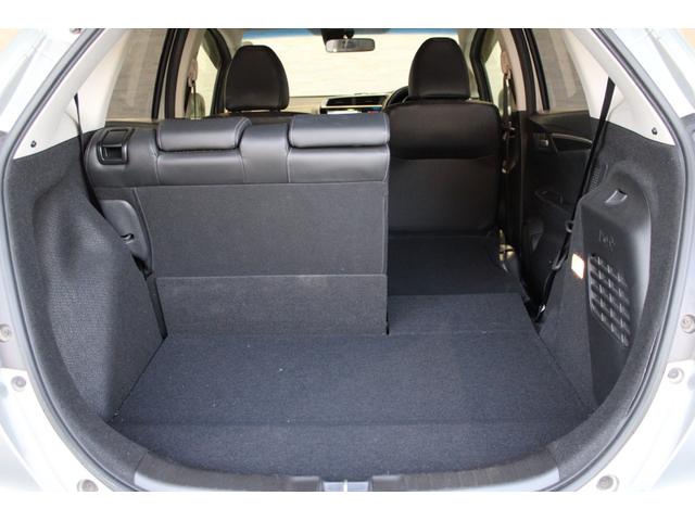 フィットハイブリッド Ｌパッケージ　雹損害有　純正ナビ　フルセグ　バックカメラ　クルコン　ワンオーナー　Ｂｌｕｅｔｏｏｔｈ　オートリトラミラー　１オーナ　ナビ＆ＴＶ　ＤＶＤ再生　ＬＥＤ　ＥＣＯＮ　オートクルーズコントロール　ＥＴＣ（21枚目）