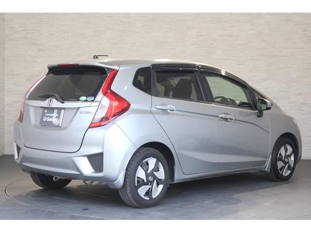 フィットハイブリッド Ｌパッケージ　雹損害有　純正ナビ　フルセグ　バックカメラ　クルコン　ワンオーナー　Ｂｌｕｅｔｏｏｔｈ　オートリトラミラー　１オーナ　ナビ＆ＴＶ　ＤＶＤ再生　ＬＥＤ　ＥＣＯＮ　オートクルーズコントロール　ＥＴＣ（23枚目）