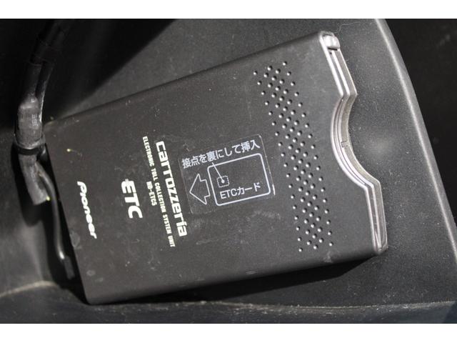 シビック タイプＲ　６速ＭＴ　メモリーナビ　フルセグ　ＥＴＣ　Ｂｌｕｅｔｏｏｔｈ　ＨＩＤヘッドライト　純正アルミホイール　キーレス　パワステ　ＤＶＤ　ナビＴＶ　ＡＢＳ　エアバッグ　パワーウインドウ　マニュアルエアコン（5枚目）