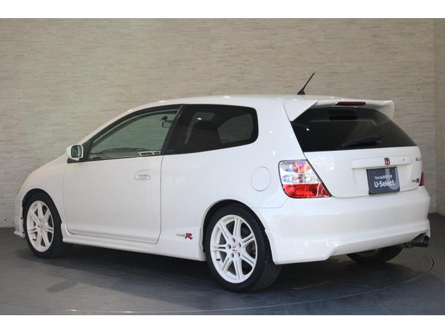 シビック タイプＲ　６速ＭＴ　メモリーナビ　フルセグ　ＥＴＣ　Ｂｌｕｅｔｏｏｔｈ　ＨＩＤヘッドライト　純正アルミホイール　キーレス　パワステ　ＤＶＤ　ナビＴＶ　ＡＢＳ　エアバッグ　パワーウインドウ　マニュアルエアコン（14枚目）