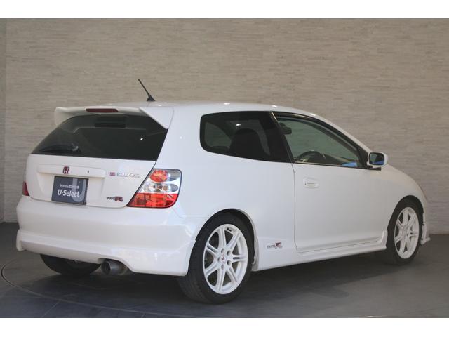 シビック タイプＲ　６速ＭＴ　メモリーナビ　フルセグ　ＥＴＣ　Ｂｌｕｅｔｏｏｔｈ　ＨＩＤヘッドライト　純正アルミホイール　キーレス　パワステ　ＤＶＤ　ナビＴＶ　ＡＢＳ　エアバッグ　パワーウインドウ　マニュアルエアコン（20枚目）