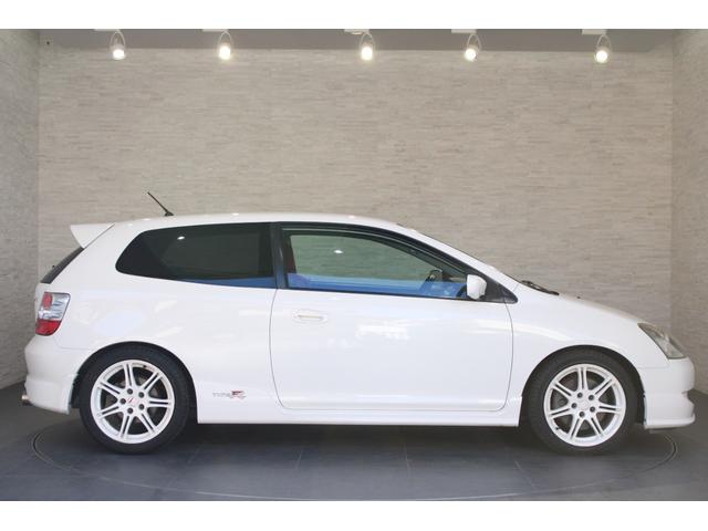 シビック タイプＲ　６速ＭＴ　メモリーナビ　フルセグ　ＥＴＣ　Ｂｌｕｅｔｏｏｔｈ　ＨＩＤヘッドライト　純正アルミホイール　キーレス　パワステ　ＤＶＤ　ナビＴＶ　ＡＢＳ　エアバッグ　パワーウインドウ　マニュアルエアコン（21枚目）