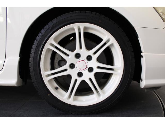 シビック タイプＲ　６速ＭＴ　メモリーナビ　フルセグ　ＥＴＣ　Ｂｌｕｅｔｏｏｔｈ　ＨＩＤヘッドライト　純正アルミホイール　キーレス　パワステ　ＤＶＤ　ナビＴＶ　ＡＢＳ　エアバッグ　パワーウインドウ　マニュアルエアコン（25枚目）