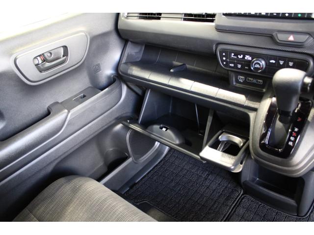 Ｎ－ＷＧＮカスタム Ｇホンダセンシング　純正ナビ　ワンオーナー　電子パーキング　Ｂｌｕｅｔｏｏｔｈ　コーナーセンサー　ＬＥＤヘッドライト　純正アルミ　スマートキー　ＬＥＤヘッドランプ　衝突被害軽減システム　アイドリングストップ　ベンチシート（15枚目）
