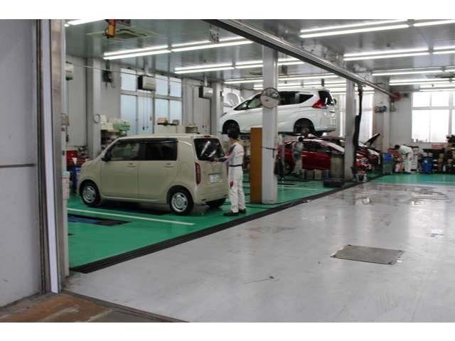 ���Ђ͓W����ɑS�Đ����H�ꂪ���݂��Ă��܂��B�ŐV�s�̐����@��ƍ��Z�p��L���鐮���m��������S�����Ă��܂��B