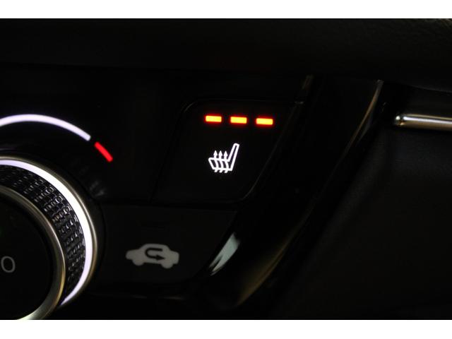 ヴェゼル ｅ：ＨＥＶＺ　純正ナビ　フルセグ　バックカメラ　ＥＴＣ　パドルシフト　ブラインドスポットモニター　パワーテールゲート　シートヒーター　コーナーセンサー　純正アルミ　スマートキー　衝突軽減ブレーキ　ワンオーナー（12枚目）