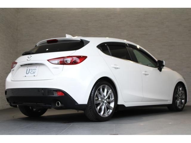 ���̂��Ԃ̓z���_�������E�L�E�R�ۉ��H��[�ԑO�ɒv���܂��B���G�}���L�͌��G�}�Ƌ�C�I���ɂ����L�ƃE�C���X���ۂ�R�ی��ʂ̃_�u�����ʂŎԓ������K�ɕۂ��܂��B