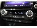 フルオートエアコンが装備されています！お好みの温度設定をするだけでエアコンの風量やモードの切り替えを自動でコントロールしてくれます！ユーザーの操作が少なく燃費走行にもつながります！
