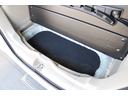 荷室下部にも収納がございます♪