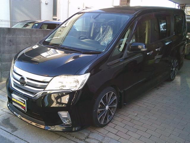 セレナ ハイウェイスター　Ｖセレクション　両側パワースライドドア　フリップダウンモニター　社外１８インチアルミホイール（4枚目）