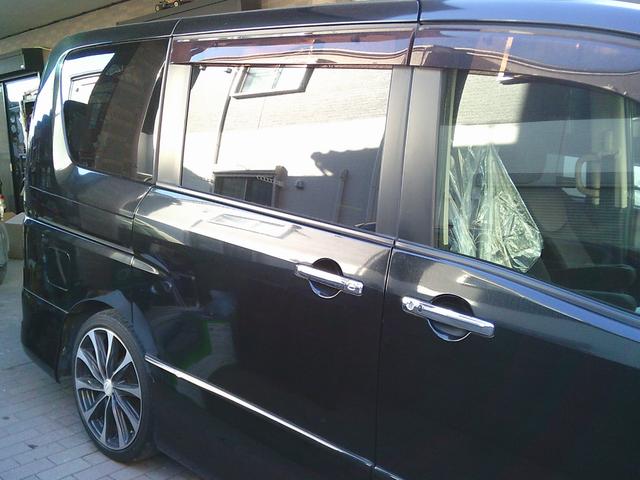 セレナ ハイウェイスター　Ｖセレクション　両側パワースライドドア　フリップダウンモニター　社外１８インチアルミホイール（6枚目）