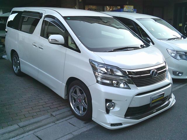 ヴェルファイア 　車いす仕様車　スロープタイプ１　電動スローパー　二台積み　両側パワースライドドア　ＴＲＤフロントスポイラー　地デジナビＴＶ　Ｂｌｕｅｔｏｏｔｈ　ＥＴＣ　バックカメラ（3枚目）