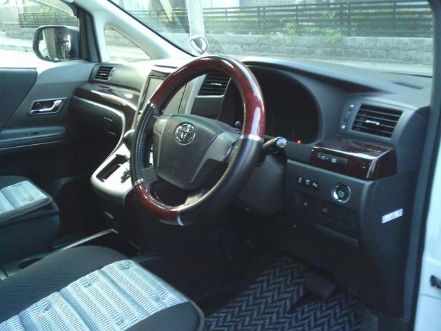 ヴェルファイア 　車いす仕様車　スロープタイプ１　電動スローパー　二台積み　両側パワースライドドア　ＴＲＤフロントスポイラー　地デジナビＴＶ　Ｂｌｕｅｔｏｏｔｈ　ＥＴＣ　バックカメラ（20枚目）