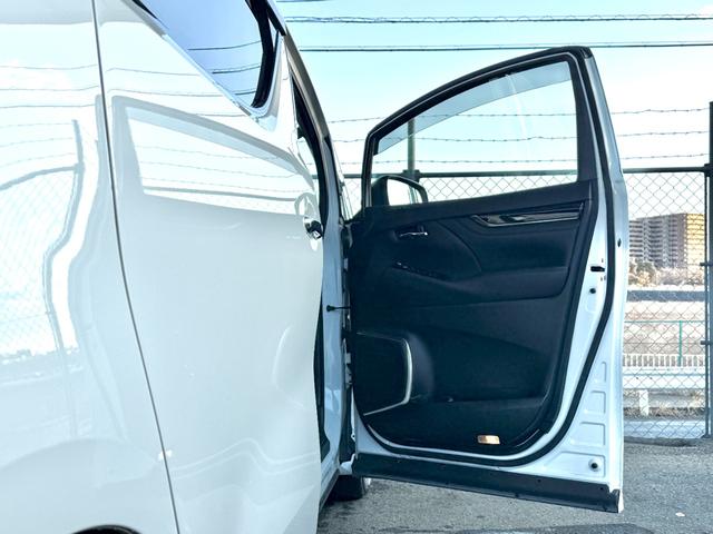 アルファード 2.5S Cパッケージ ワンオーナー/レクサス純正LMルック/デジタルミラー/サンルーフ/黒レザー/シートクーラ/シートヒータ/フリップダウンモニター/オートハイビーム/ステアリングヒータ/ACC/BSM/ドラレコ(11枚目)