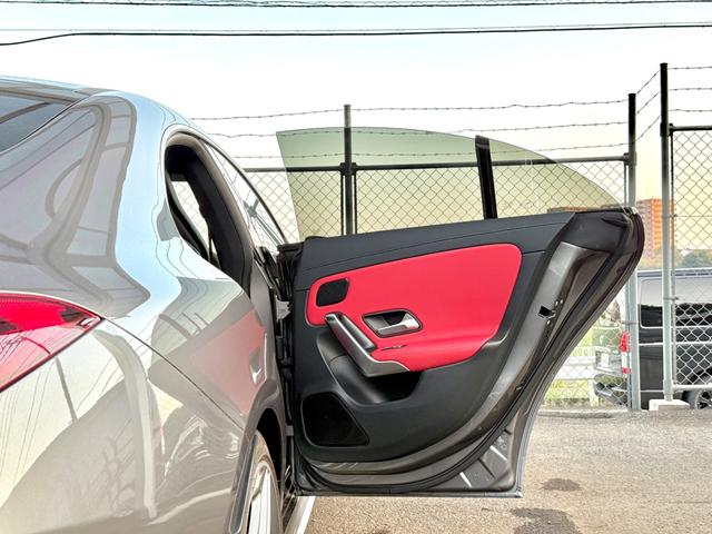 ＣＬＡクラス ＣＬＡ４５　Ｓ　４マチック＋　サンルーフ／ＡＭＧパフォーマンスＰＫＧ／レザーエクスクルーシブＰＫＧ／ＡＭＧ１９インチＡＷ／３６０°カメラ／シートヒーター／ベンチレーター／ブラインドスポットモニター／ヘッドアップディスプレイ（36枚目）
