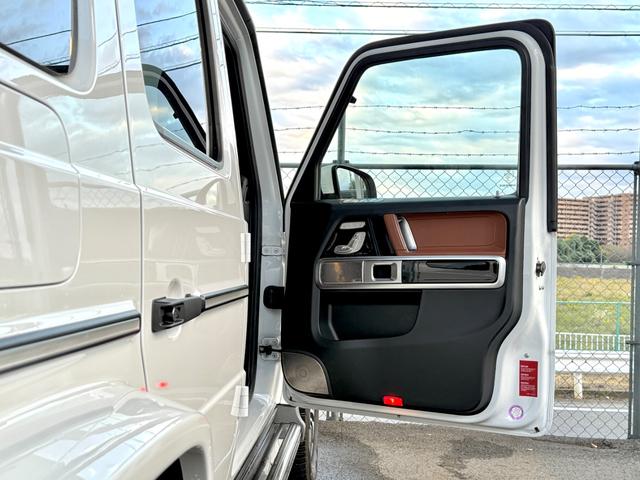 Ｇクラス Ｇ４００ｄ　ＡＭＧライン　Ｇ　ｍａｎｕｆａｋｕｔｕｒプログラム／ＡＭＧライン／ラグジュアリーＰＫＧ／ブラウンレザーシート／アダプティブダンピングシステム／３６０°カメラ／サンルーフ／シートヒーター／ブルメスターサウンド（11枚目）