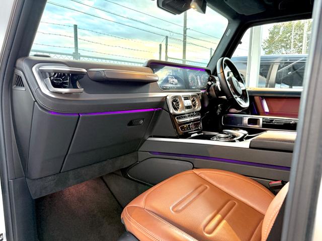 Ｇクラス Ｇ４００ｄ　ＡＭＧライン　Ｇ　ｍａｎｕｆａｋｕｔｕｒプログラム／ＡＭＧライン／ラグジュアリーＰＫＧ／ブラウンレザーシート／アダプティブダンピングシステム／３６０°カメラ／サンルーフ／シートヒーター／ブルメスターサウンド（34枚目）