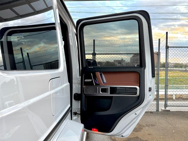 Ｇクラス Ｇ４００ｄ　ＡＭＧライン　Ｇ　ｍａｎｕｆａｋｕｔｕｒプログラム／ＡＭＧライン／ラグジュアリーＰＫＧ／ブラウンレザーシート／アダプティブダンピングシステム／３６０°カメラ／サンルーフ／シートヒーター／ブルメスターサウンド（39枚目）