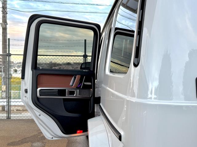 Ｇクラス Ｇ４００ｄ　ＡＭＧライン　Ｇ　ｍａｎｕｆａｋｕｔｕｒプログラム／ＡＭＧライン／ラグジュアリーＰＫＧ／ブラウンレザーシート／アダプティブダンピングシステム／３６０°カメラ／サンルーフ／シートヒーター／ブルメスターサウンド（46枚目）