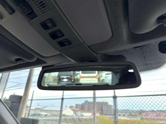 装備：ワンオーナー／サンルーフ／社外パナソニックナビ／ブラックフルレザーシート／シートヒーター／電動テールゲート／メモリー機能付き電動シート／バックカメラ／純正１６インチＡＷ