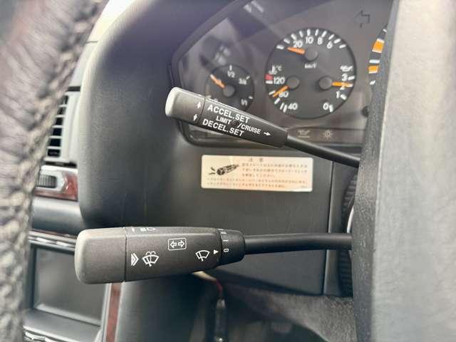 装備：ワンオーナー／サンルーフ／社外パナソニックナビ／ブラックフルレザーシート／シートヒーター／電動テールゲート／メモリー機能付き電動シート／バックカメラ／純正１６インチＡＷ