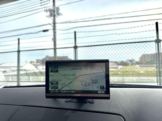 装備：ワンオーナー／サンルーフ／社外パナソニックナビ／ブラックフルレザーシート／シートヒーター／電動テールゲート／メモリー機能付き電動シート／バックカメラ／純正１６インチＡＷ