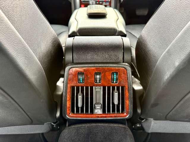 装備：ワンオーナー／サンルーフ／社外パナソニックナビ／ブラックフルレザーシート／シートヒーター／電動テールゲート／メモリー機能付き電動シート／バックカメラ／純正１６インチＡＷ