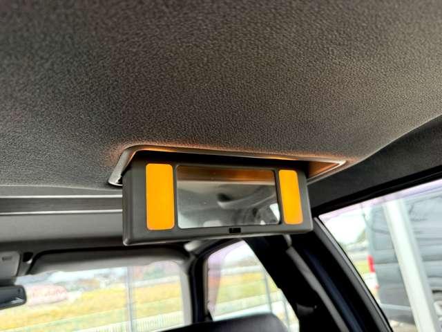 装備：ワンオーナー／サンルーフ／社外パナソニックナビ／ブラックフルレザーシート／シートヒーター／電動テールゲート／メモリー機能付き電動シート／バックカメラ／純正１６インチＡＷ