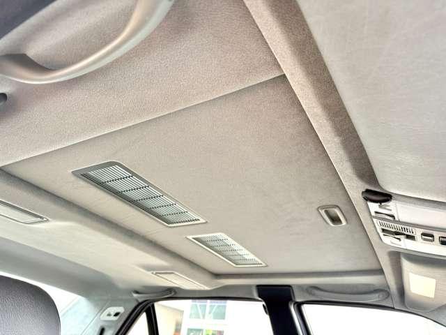 装備：ワンオーナー／サンルーフ／社外パナソニックナビ／ブラックフルレザーシート／シートヒーター／電動テールゲート／メモリー機能付き電動シート／バックカメラ／純正１６インチＡＷ