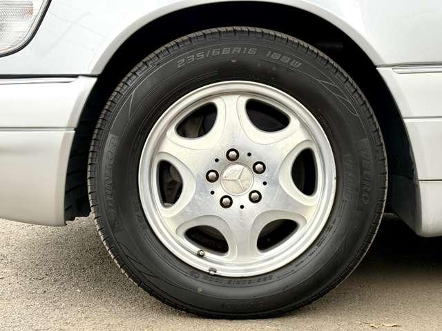 装備：ワンオーナー／サンルーフ／社外パナソニックナビ／ブラックフルレザーシート／シートヒーター／電動テールゲート／メモリー機能付き電動シート／バックカメラ／純正１６インチＡＷ