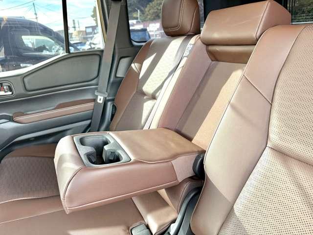 ランドクルーザー２５０ ＶＸファーストエディション　フルモデリスタエアロ／モデリスタ２０ＡＷ／Ａ２Ｍプロテクト／サンルーフ／ブラウンレザーシート／シートヒーター／ベンチレーター／ＡＣＣ／レーンキープアシスト／デジタルインナーミラー／パワーバックドア（42枚目）