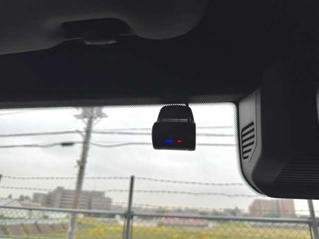 ディーゼルターボ　４ＷＤ　各所エンブレムラッピング／ＡＭＧライン／サンルーフ／ブルメスターサウンド／シートヒーター／前後ドライブレコーダー／レーンキープアシスト／全方位カメラ／アダプティブコントロール