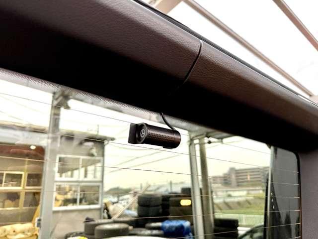 ディーゼルターボ　４ＷＤ　各所エンブレムラッピング／ＡＭＧライン／サンルーフ／ブルメスターサウンド／シートヒーター／前後ドライブレコーダー／レーンキープアシスト／全方位カメラ／アダプティブコントロール