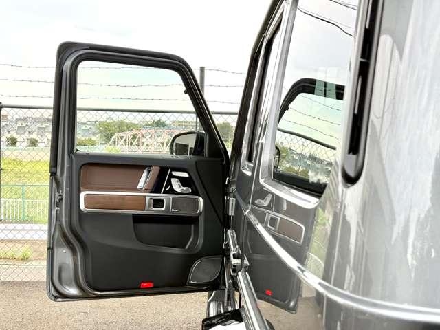 ラグジュアリーＰＫＧ／サンルーフ／ブルメスターサウンド／ａｐｐｌｅ　ｃａｒ　ｐｌａｙ／アダプティブダンピングシステム／ブラウンフルレザーシート／全方位カメラ／ＡＭＧ２０インチＡＷ