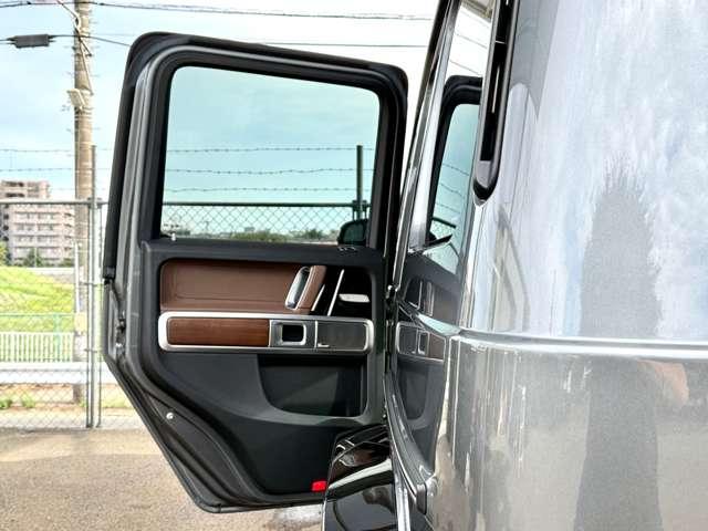 ラグジュアリーＰＫＧ／サンルーフ／ブルメスターサウンド／ａｐｐｌｅ　ｃａｒ　ｐｌａｙ／アダプティブダンピングシステム／ブラウンフルレザーシート／全方位カメラ／ＡＭＧ２０インチＡＷ