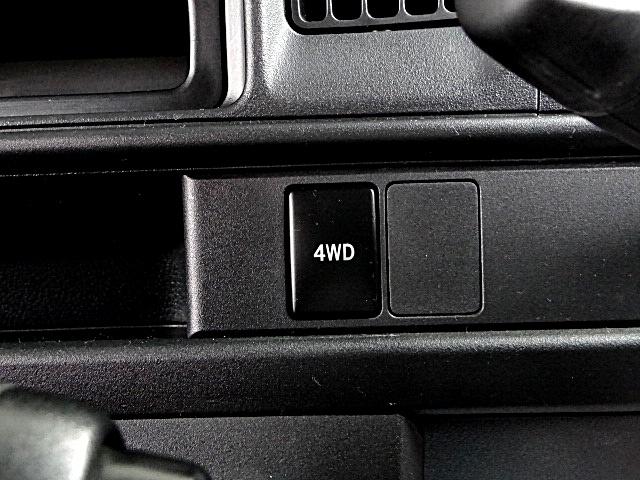 ハイゼットカーゴ ＤＸ　ＳＡＩＩＩ　走行１３７３７キロ　４ＷＤ　前席パワーウインドウ　スマアシ３　リモコンキー　ハイビームアシスト　アイドリングストップ（30枚目）