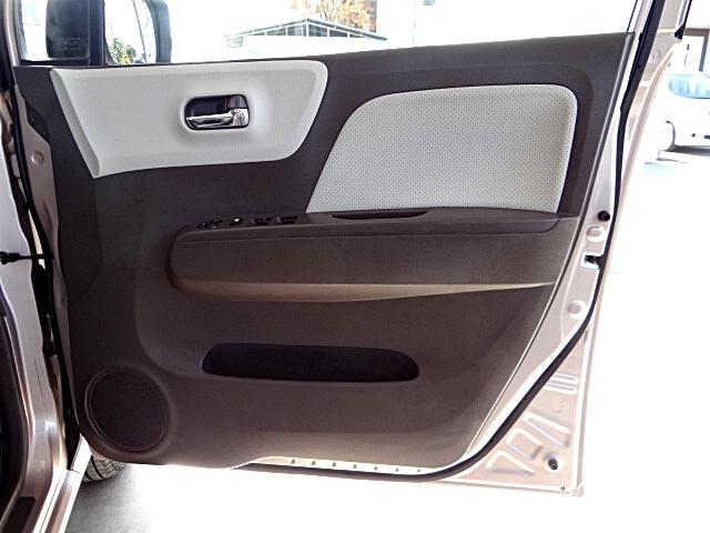 ＭＲワゴンＷｉｔ ＸＳ　社外ナビ・テレビ　ＵＳＢ接続　Ｂｌｕｅｔｏｏｔｈオーディオ　アイドリングストップ　オートライト　ＨＩＤヘッドライト　フォグランプ　プッシュスタート　スマートキー　純正アルミホイール（16枚目）