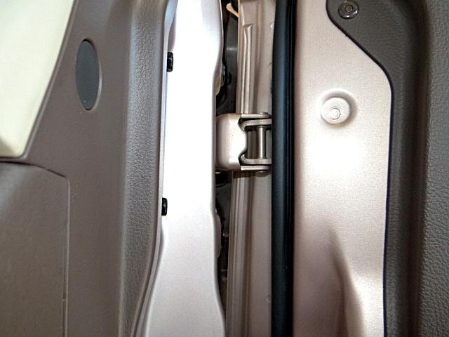 ＭＲワゴンＷｉｔ ＸＳ　社外ナビ・テレビ　ＵＳＢ接続　Ｂｌｕｅｔｏｏｔｈオーディオ　アイドリングストップ　オートライト　ＨＩＤヘッドライト　フォグランプ　プッシュスタート　スマートキー　純正アルミホイール（43枚目）