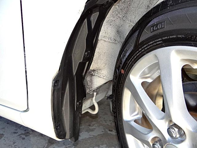 ミライース Ｘ　ＳＡＩＩＩ　社外ナビテレビ　Ｂｌｕｅｔｏｏｔｈオーディオ　バックカメラ　アイドリングストップ　オートマチックハイビーム機能　スマアシＩＩＩ　障害物センサー　リモコンキー　ＬＥＤヘッドライト　純正車外アルミホイール（35枚目）