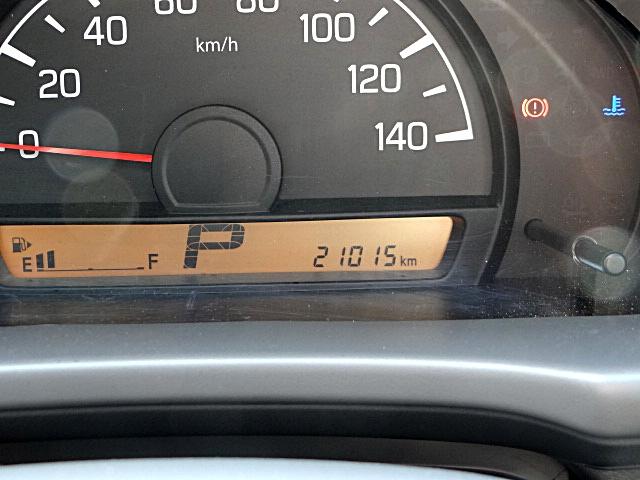 ＮＶ１００クリッパーバン ＤＸ　２速発進　前席パワーウインドウ　オーバーヘッドコンソール　リモコンキー　オートライト　横滑り防止　リヤワイパー（6枚目）