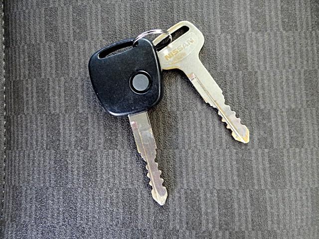 ＮＶ１００クリッパーバン ＤＸ　２速発進　前席パワーウインドウ　オーバーヘッドコンソール　リモコンキー　オートライト　横滑り防止　リヤワイパー（28枚目）