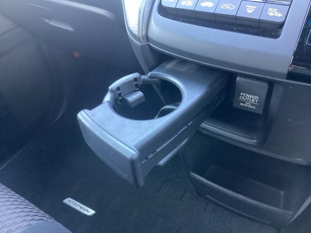 ステップワゴンスパーダ スパーダホンダセンシング　純正ナビ・Ｒカメラ・１オーナー・禁煙車・両側電動スライド・ミュージックプレイヤー接続・前車追従・レーンアシスト・サイド＆カーテンエアバック・ＭＴモード・アルミホイール・１年保証・ＬＥＤヘッドライト・（10枚目）