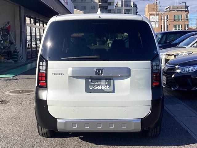 フリード クロスター 11.4インチ Honda CONNECTナビ・デモカーUP・禁煙車・シートヒーター・ブラインドスポットインフォメーション・USBチャージャー・LEDフォグライト・15インチアルミ・ロールサンシェード(5枚目)