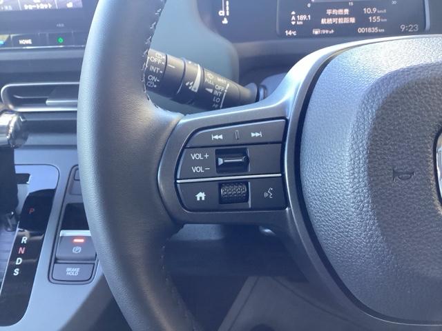 フリード クロスター 11.4インチ Honda CONNECTナビ・デモカーUP・禁煙車・シートヒーター・ブラインドスポットインフォメーション・USBチャージャー・LEDフォグライト・15インチアルミ・ロールサンシェード(14枚目)