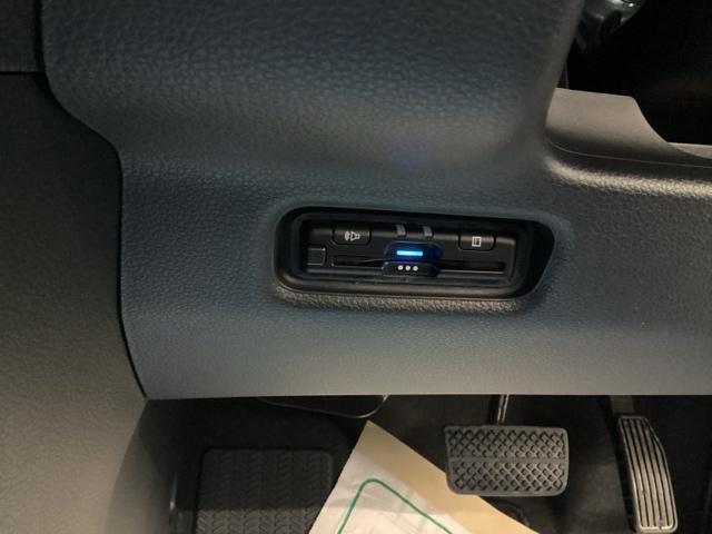 フリード クロスター 11.4インチ Honda CONNECTナビ・デモカーUP・禁煙車・シートヒーター・ブラインドスポットインフォメーション・USBチャージャー・LEDフォグライト・15インチアルミ・ロールサンシェード(20枚目)